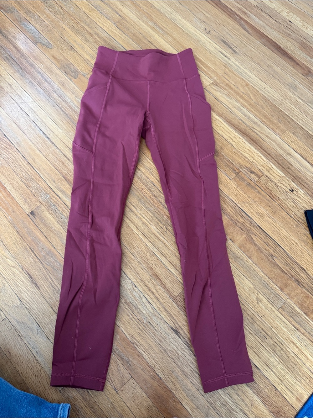 Lululemon High-Waist Active Leggings with Side Pockets